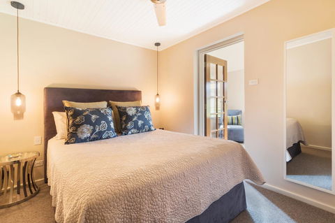 Stonewell Cottages And Vineyards - Australian Directory 31