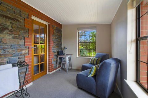 Stonewell Cottages And Vineyards - Australian Directory 28