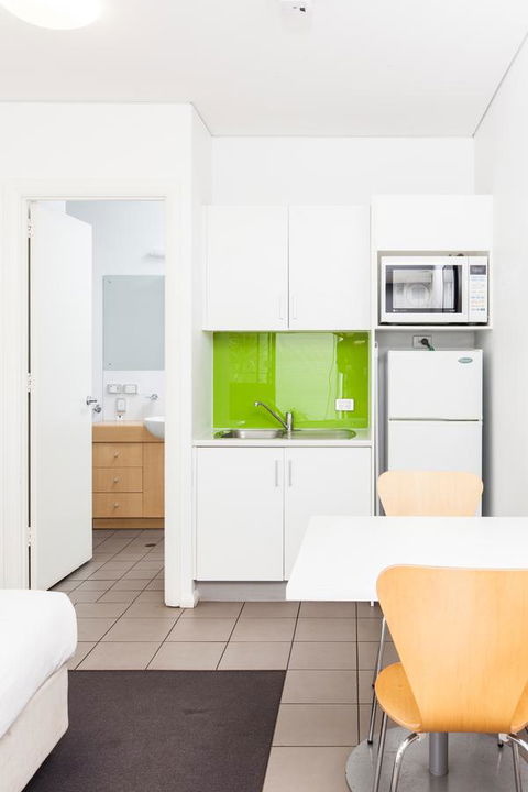 Majestic Oasis Apartments - Australian Directory 28
