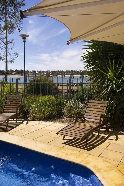 Majestic Oasis Apartments - Australian Directory 13