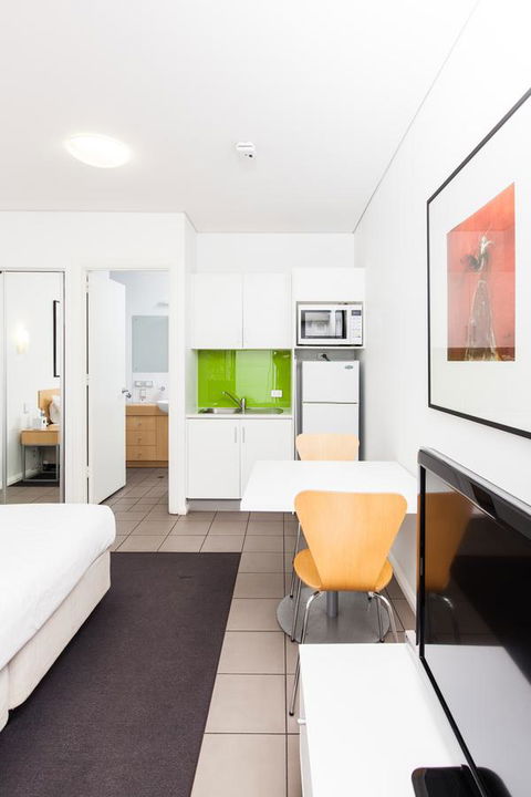 Majestic Oasis Apartments - Australian Directory 27