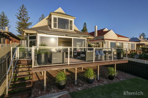 The Beach House @ Grange - Australian Directory 8