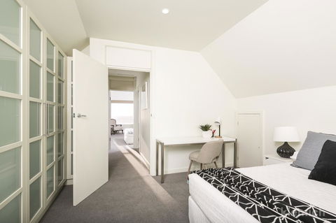 The Beach House @ Grange - Australian Directory 6