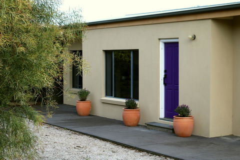 The Purple Door On Seaview - Australian Directory 1