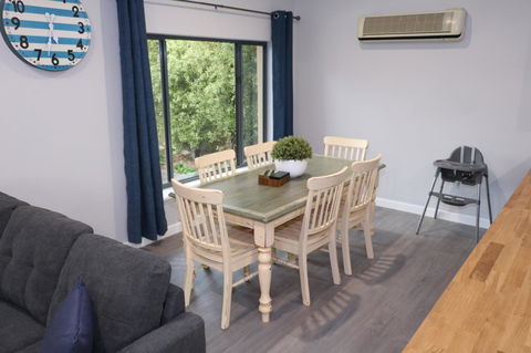 The Purple Door On Seaview - Australian Directory 5