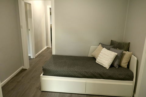 The Purple Door On Seaview - Australian Directory 9