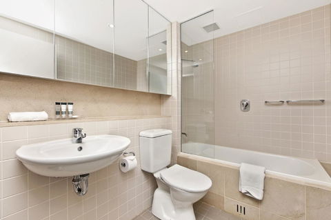 Glenelg Beach Studio - Australian Directory 14