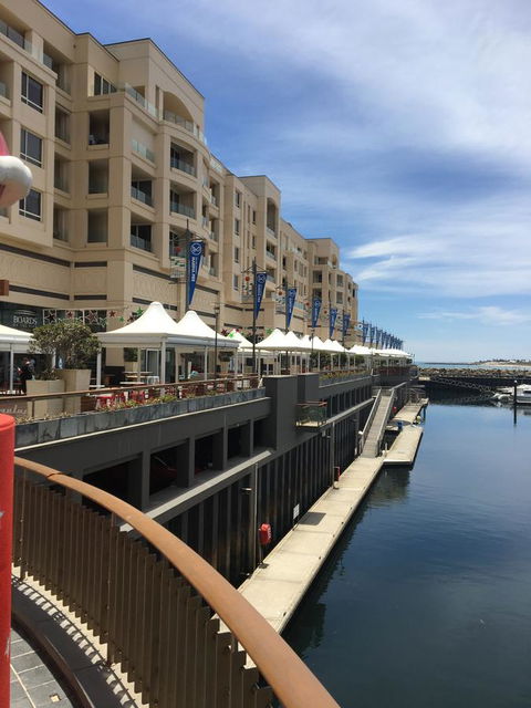 Glenelg Beach Studio - Australian Directory 3