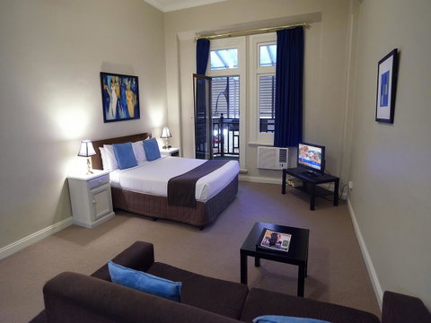 Mansions On Pulteney - Australian Directory 1