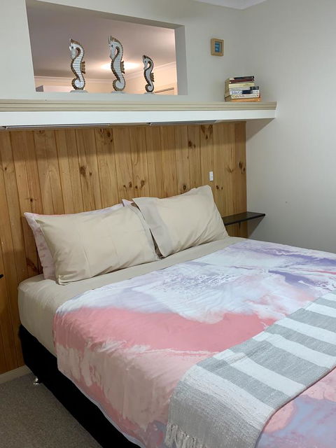 Inna Nutshell - Australian Directory 7