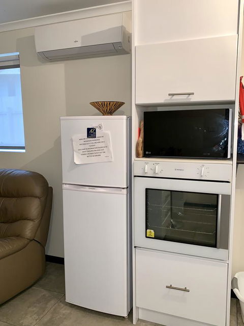 Inna Nutshell - Australian Directory 2