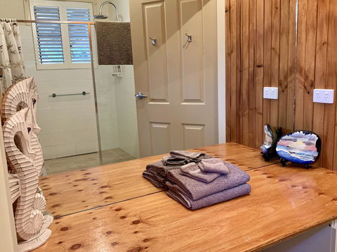 Inna Nutshell - Australian Directory 11