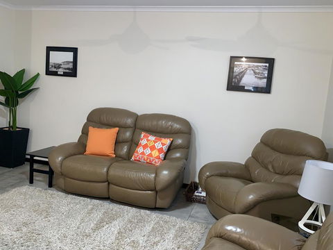 Inna Nutshell - Australian Directory 5