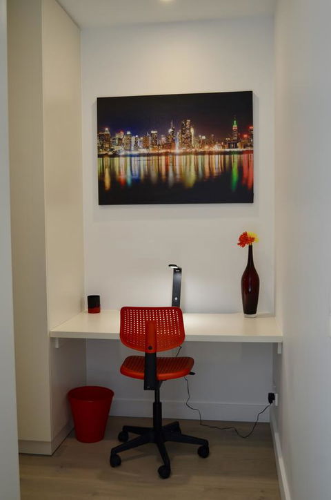 Whitmore SQ - Australian Directory 8