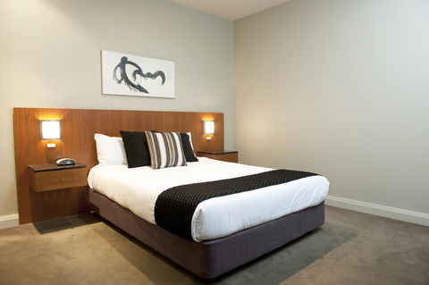 Mantra Hindmarsh Square - Australian Directory 24