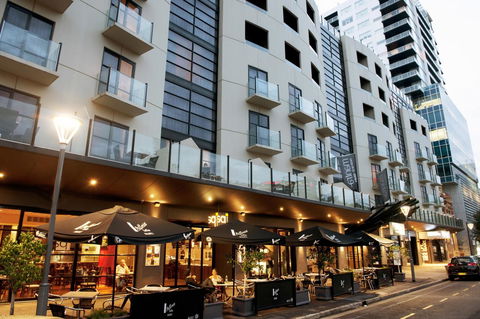 Mantra Hindmarsh Square - Australian Directory 3