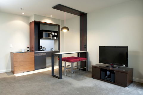 Mantra Hindmarsh Square - Australian Directory 15