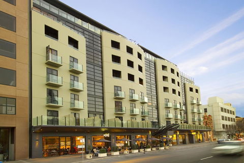 Mantra Hindmarsh Square - Australian Directory 18