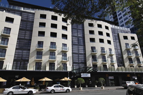 Mantra Hindmarsh Square - Australian Directory 20