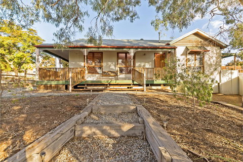 Rustic On 13th - Australian Directory 21