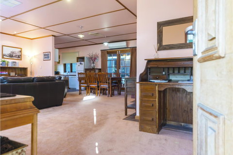 Rustic On 13th - Australian Directory 2