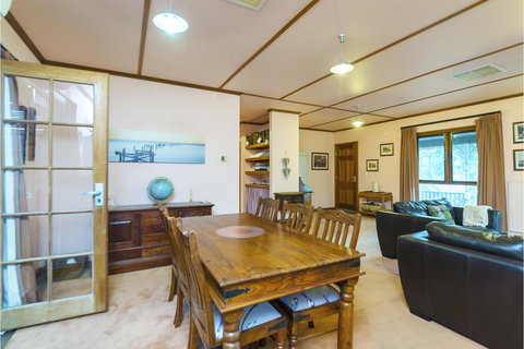 Rustic On 13th - Australian Directory 7