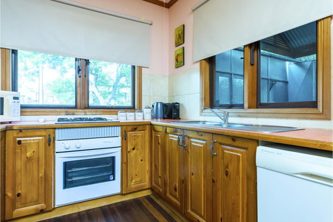 Rustic On 13th - Australian Directory 6