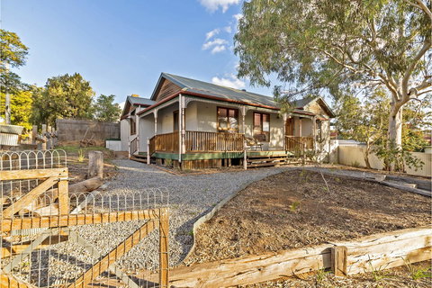 Rustic On 13th - Australian Directory 1