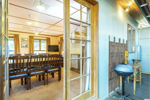 Rustic On 13th - Australian Directory 11