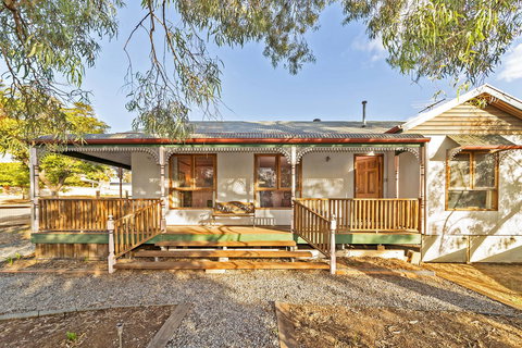 Rustic On 13th - Australian Directory 19