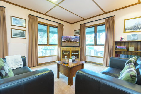 Rustic On 13th - Australian Directory 4