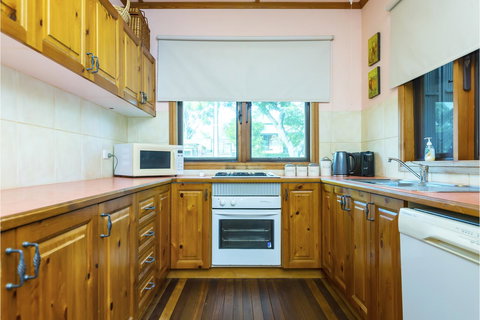 Rustic On 13th - Australian Directory 5