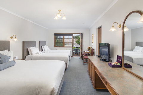 Adelaide Inn - Australian Directory 8