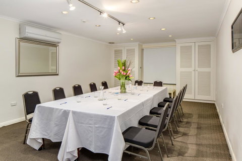 Adelaide Inn - Australian Directory 21