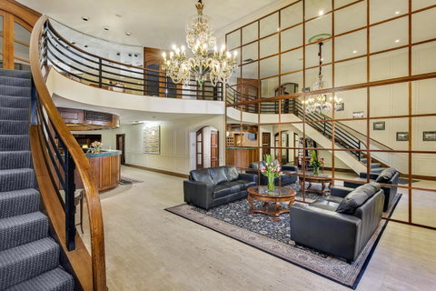 Adelaide Inn - Australian Directory 6