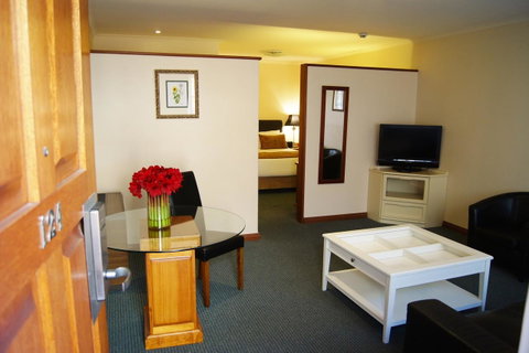 Adelaide Inn - Australian Directory 9