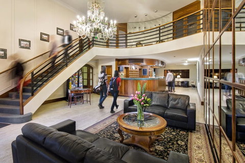 Adelaide Inn - Australian Directory 42