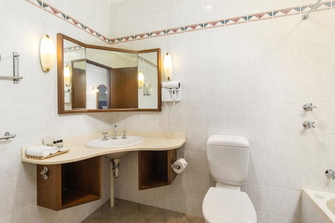 Adelaide Inn - Australian Directory 22