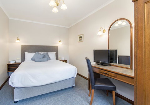 Adelaide Inn - Australian Directory 4