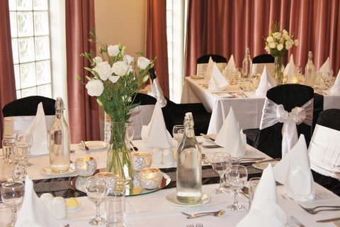 Adelaide Inn - Australian Directory 27