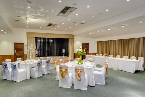 Adelaide Inn - Australian Directory 16