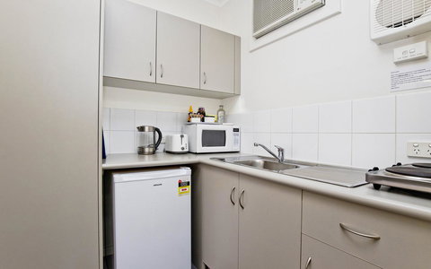 Glenelg Oasis Studios - Australian Directory 10