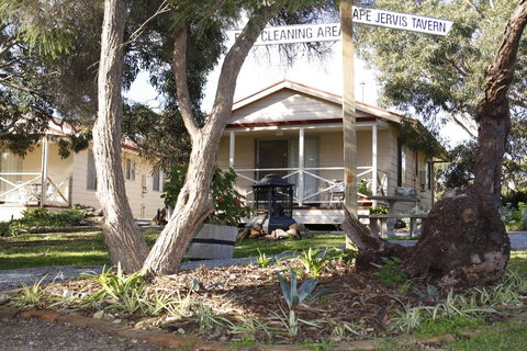 Cape Jervis Holiday Units - Australian Directory 19