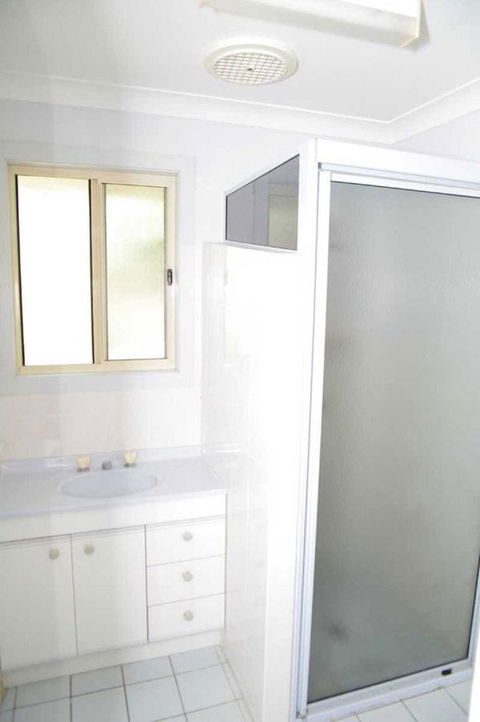 Bellhaven 1, 17 Willow Street - Australian Directory 5
