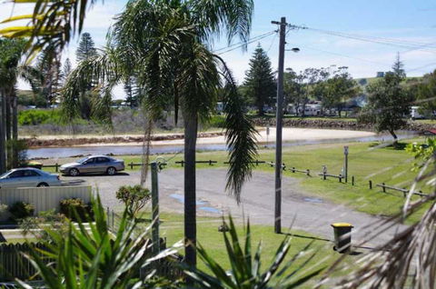 Bellhaven 1, 17 Willow Street - Australian Directory 6