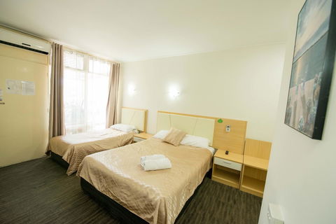 Jacksons Motor Inn - Australian Directory 18