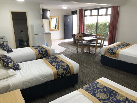 Jacksons Motor Inn - Australian Directory 44