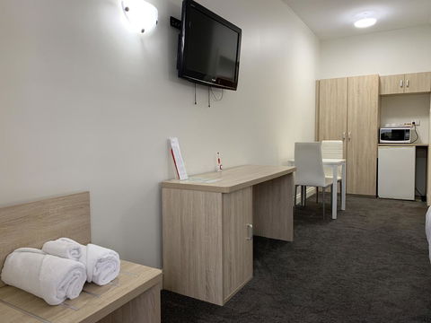 Jacksons Motor Inn - Australian Directory 38