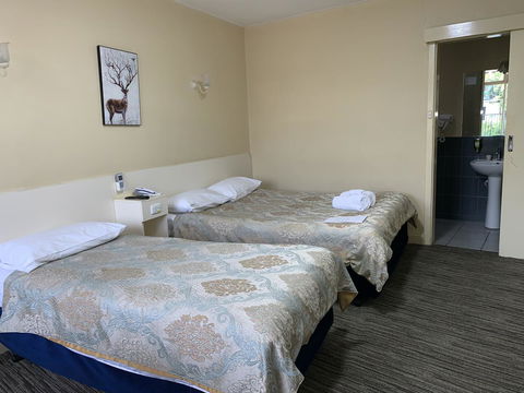Jacksons Motor Inn - Australian Directory 39