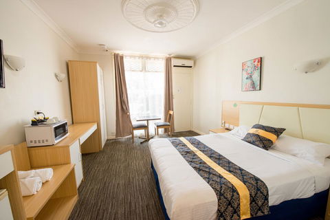 Jacksons Motor Inn - Australian Directory 30